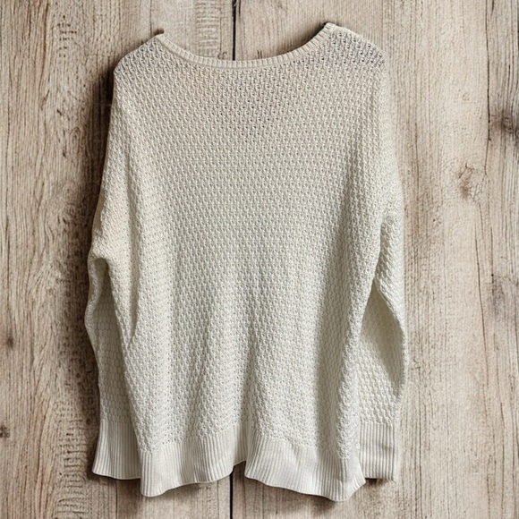 American Eagle Outfitters Cream V-Neck Knit Sweater - Picture 3 of 3